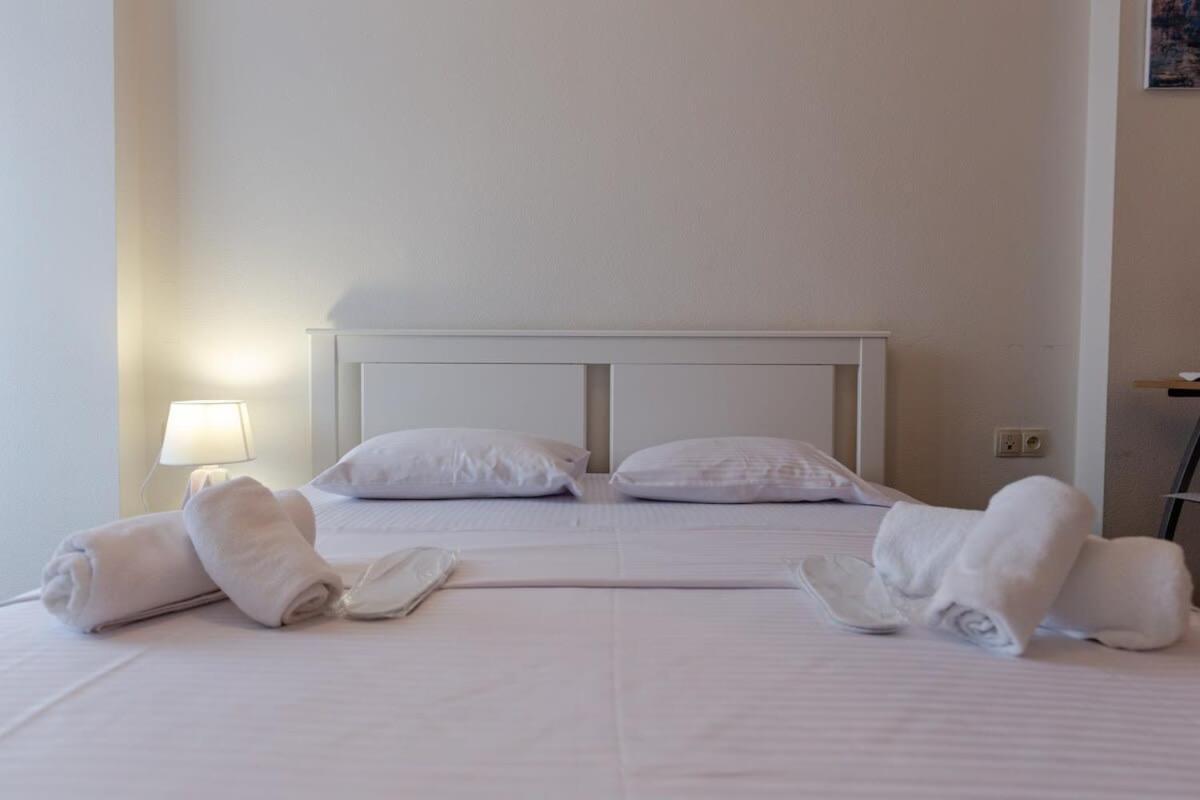 Cozy Studio Apartment In The Heart Of Batum Exterior photo